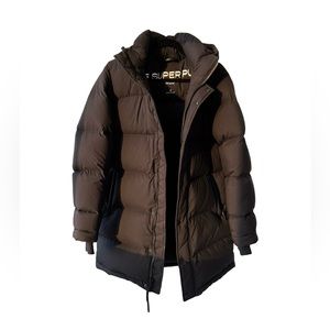 Aritzia puffer jacket S, back.